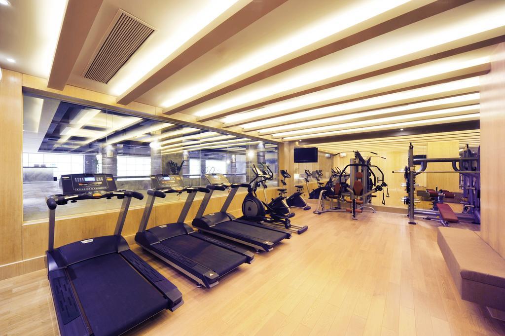 Royal Suites & Towers Wuhan Bagian luar foto
