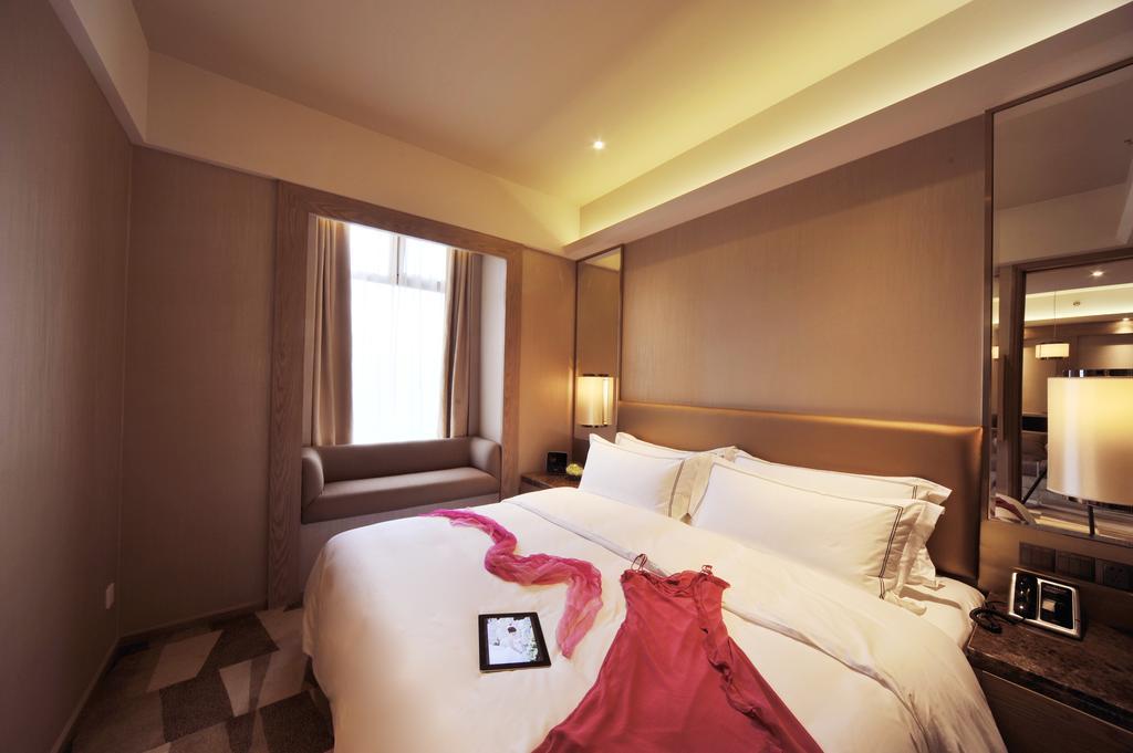 Royal Suites & Towers Wuhan Ruang foto