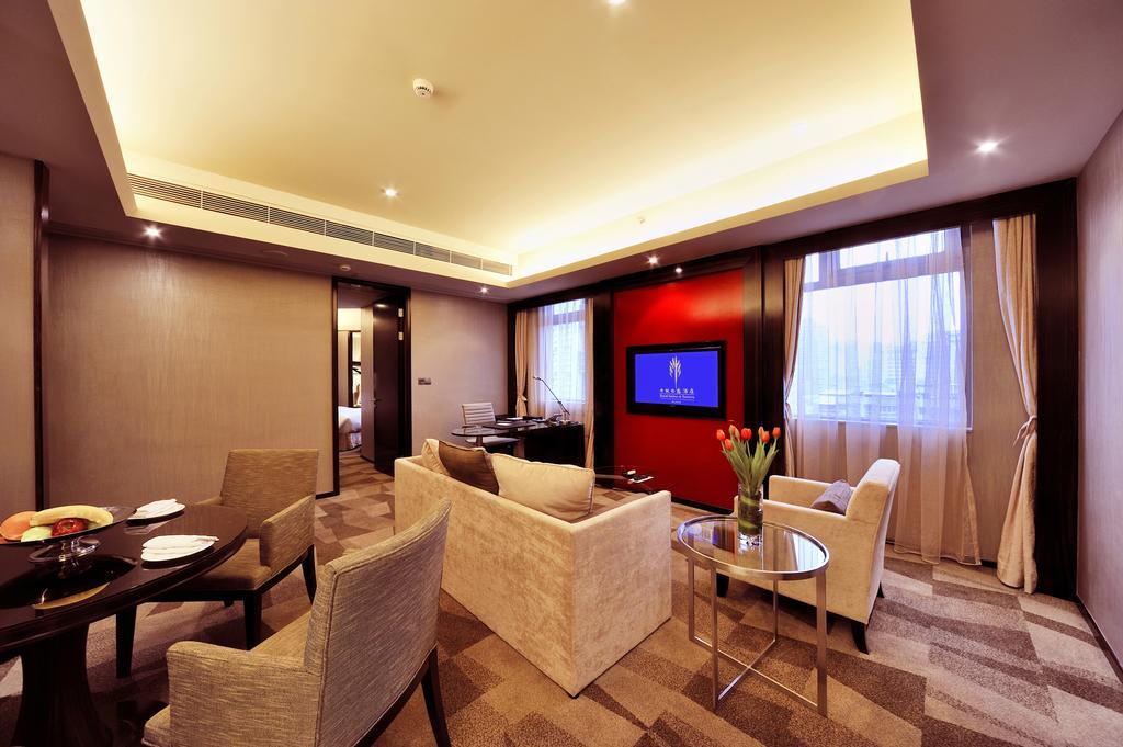 Royal Suites & Towers Wuhan Ruang foto